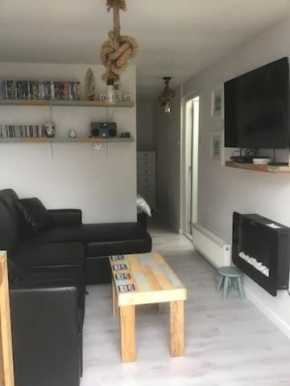 The Beach Style Annexe... Dog Friendly!